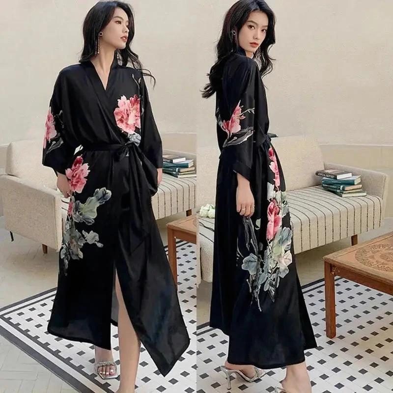 Robe Longue Noire à Fleurs (Variante 2)
