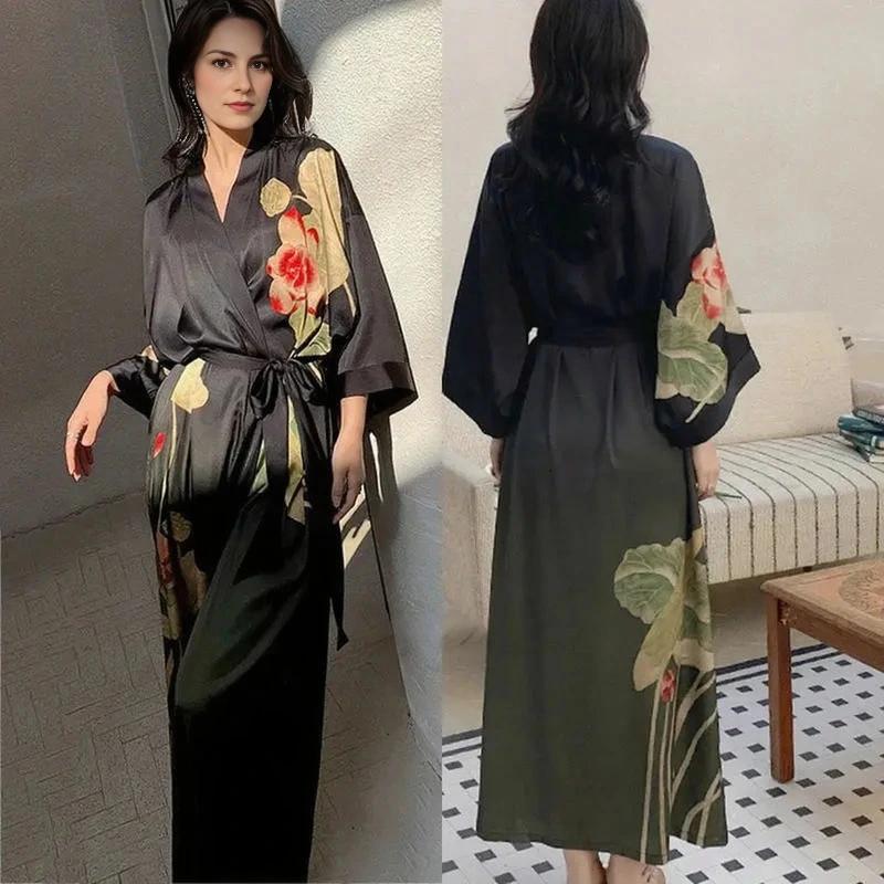 Robe Longue Noire à Fleurs (Variante 1)